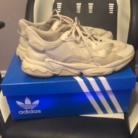 Adidas ozweego - Picture 1 of 3